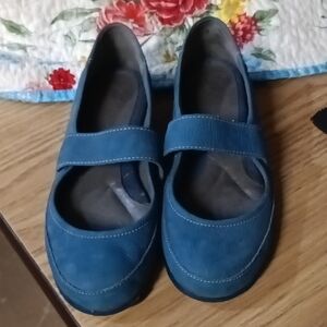 Nurture by Lamaze Blue Flats